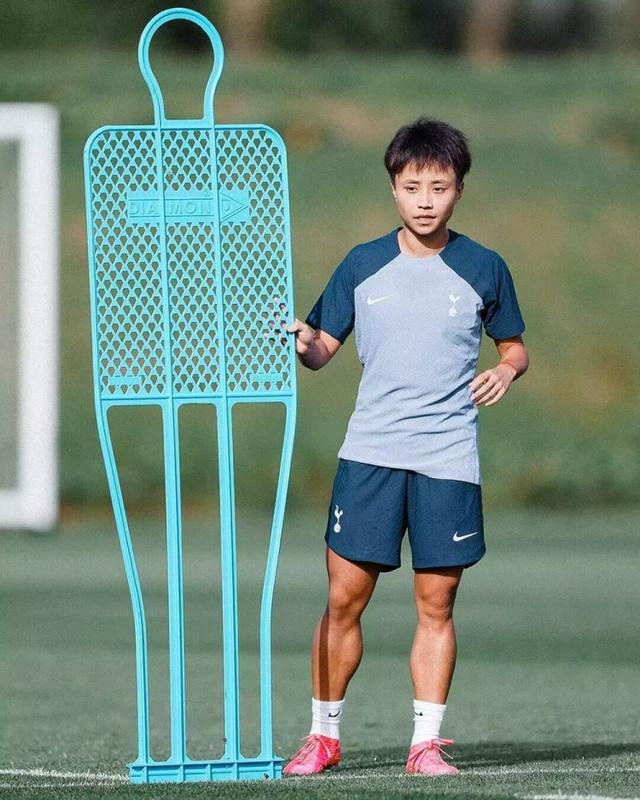 马来西亚女足挑战高手，勇往直前