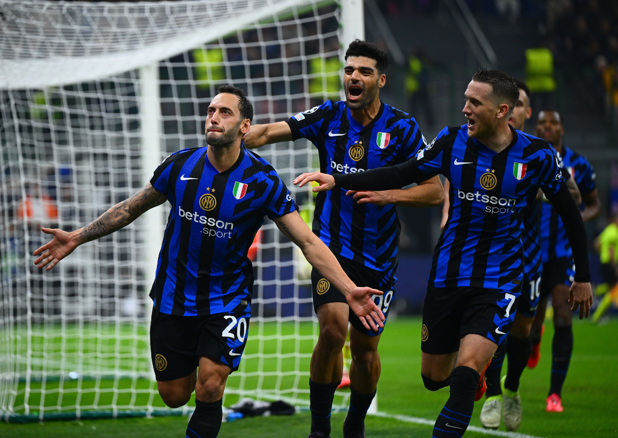 包含今晚焦点:意大利夺冠,排名变化的词条 包含今晚焦点:意大利夺冠,排名变化的词条