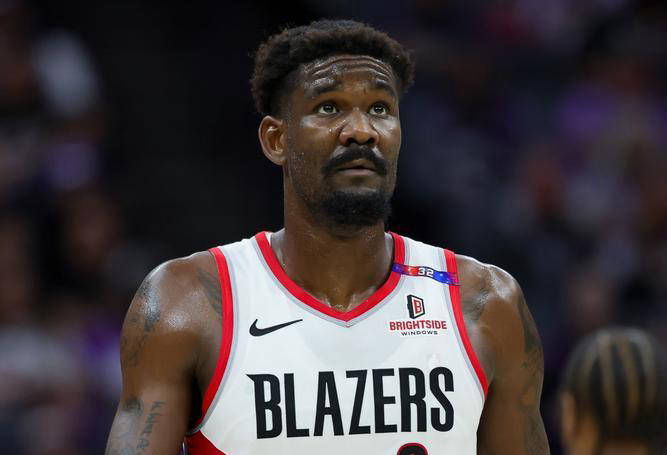 包含太阳负于猛龙，安德烈-艾顿贡献分的词条