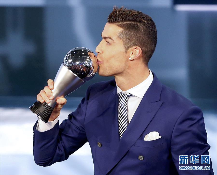 黑白直播体育-青年足球队斩获胜利，将角逐最后胜者的头衔