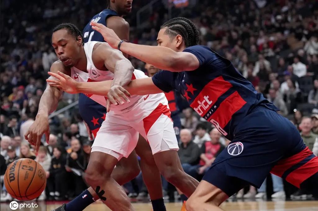 关于猛龙战胜掘金，获得胜利庆祝的信息