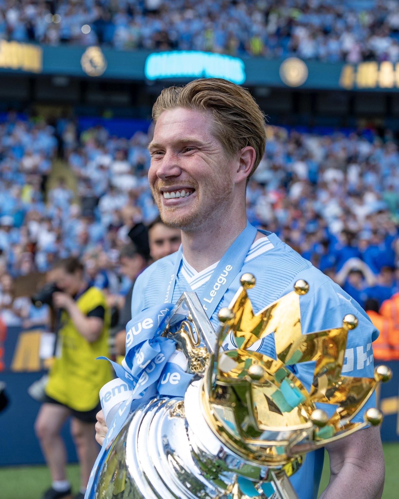 包含西班牙绝杀利物浦，德布劳内帽子戏法欧冠的词条