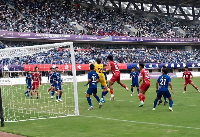 足球比赛热度持续，球迷呼声高涨