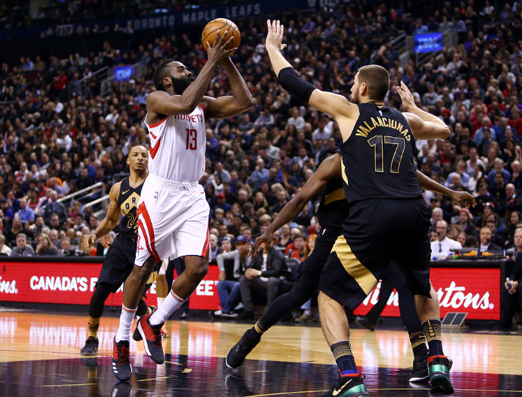 黑白直播nba在线观看-猛龙队主场胜利，新秀崭露头角