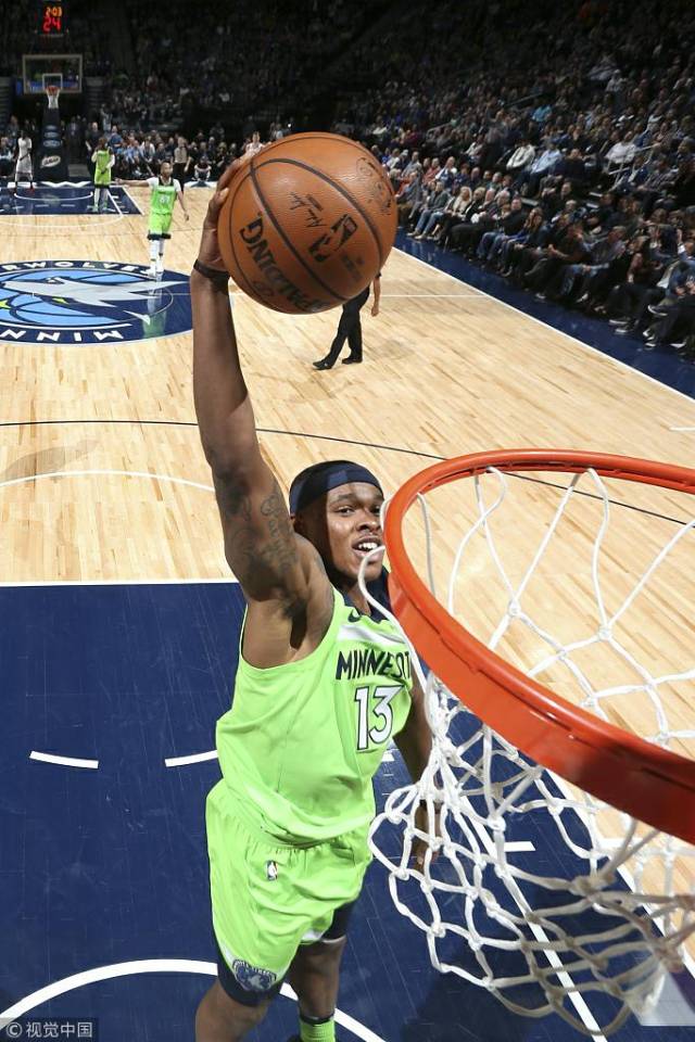 猛龙队主场胜利,新秀崭露头角 猛龙队主场胜利,新秀崭露头角