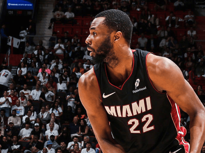 黑白直播体育-热火力克黄蜂，继续不败