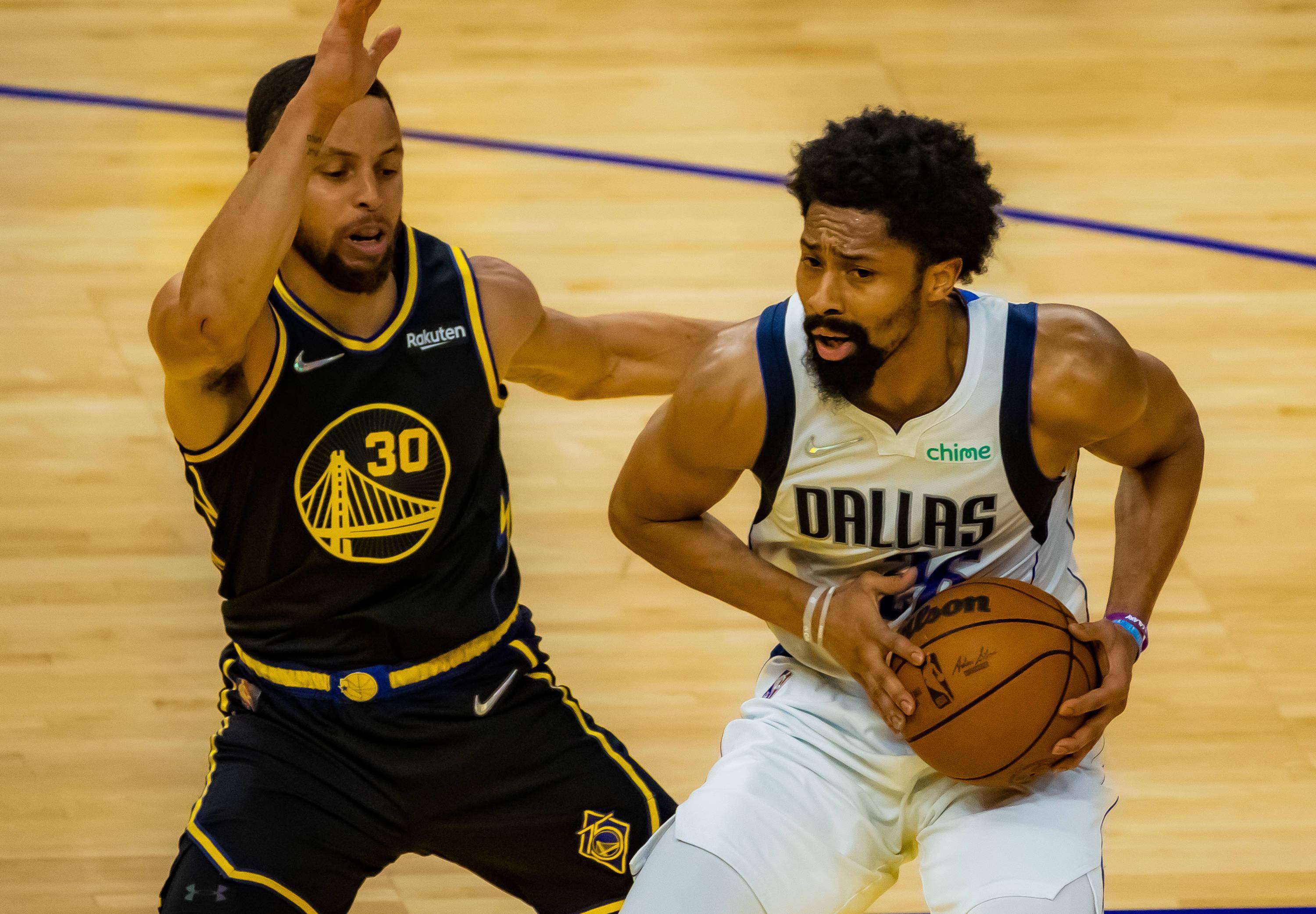 勇士客场不敌快船遭遇两连败