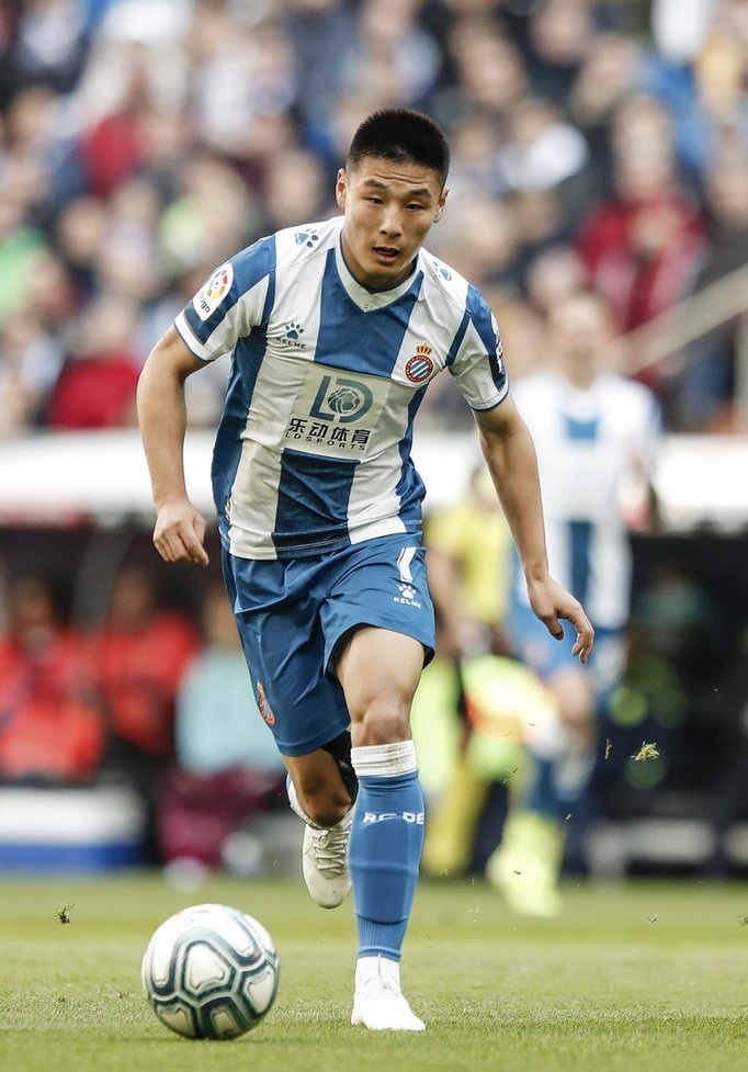 黑白直播网-西班牙绝地反击韩国，德容一己之力扛起全队的简单介绍