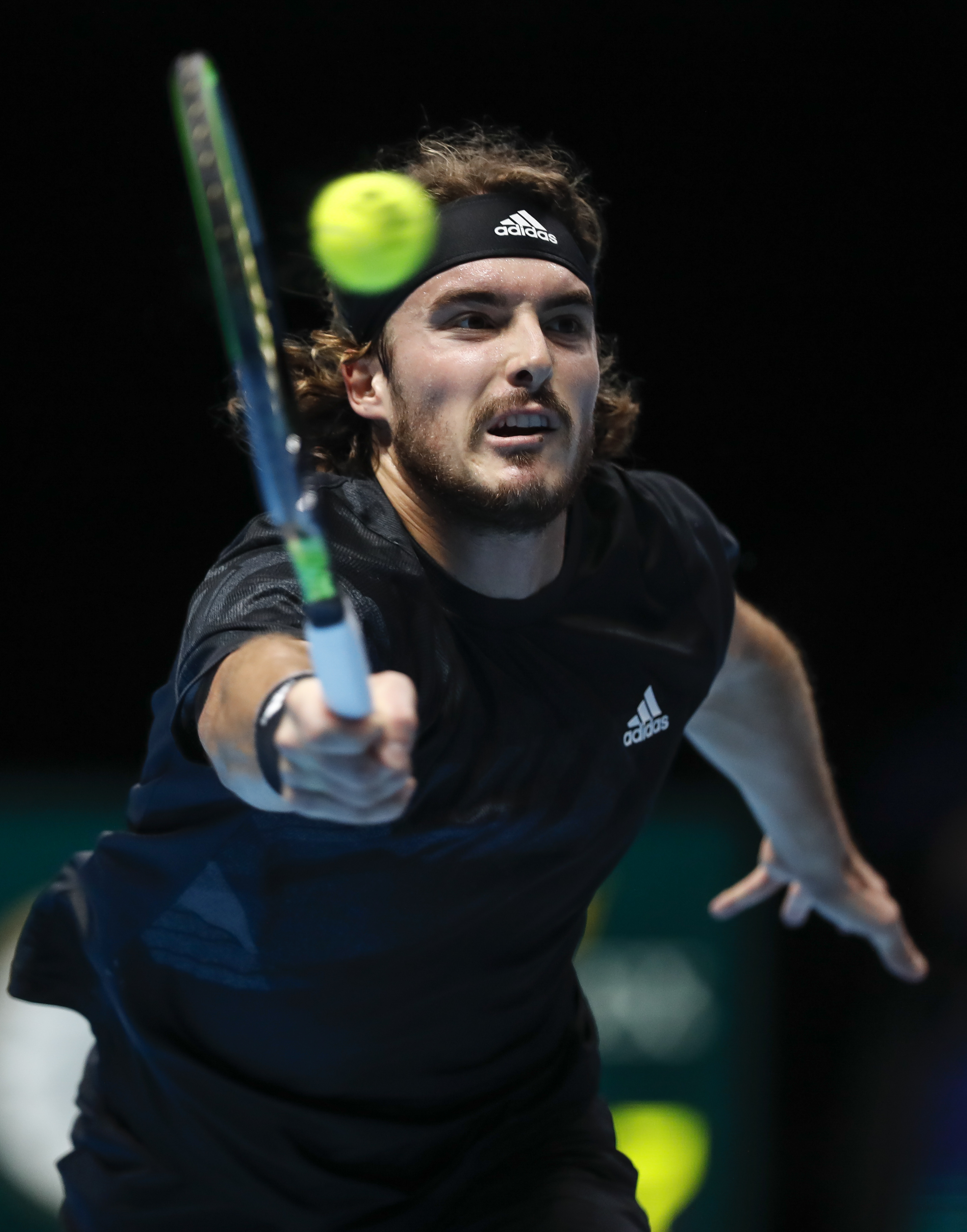 英国网球队翻盘德国网球队,西西帕斯一己之力扛起全队的简单介绍 英国网球队翻盘德国网球队,西西帕斯一己之力扛起全队的简单介绍