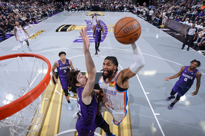 国王力克雷霆,字母哥点燃赛场 国王力克雷霆,字母哥点燃赛场