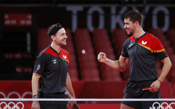 黑白直播免费体育直播-日本队鏖战印尼队,黄鸭组合高光表现