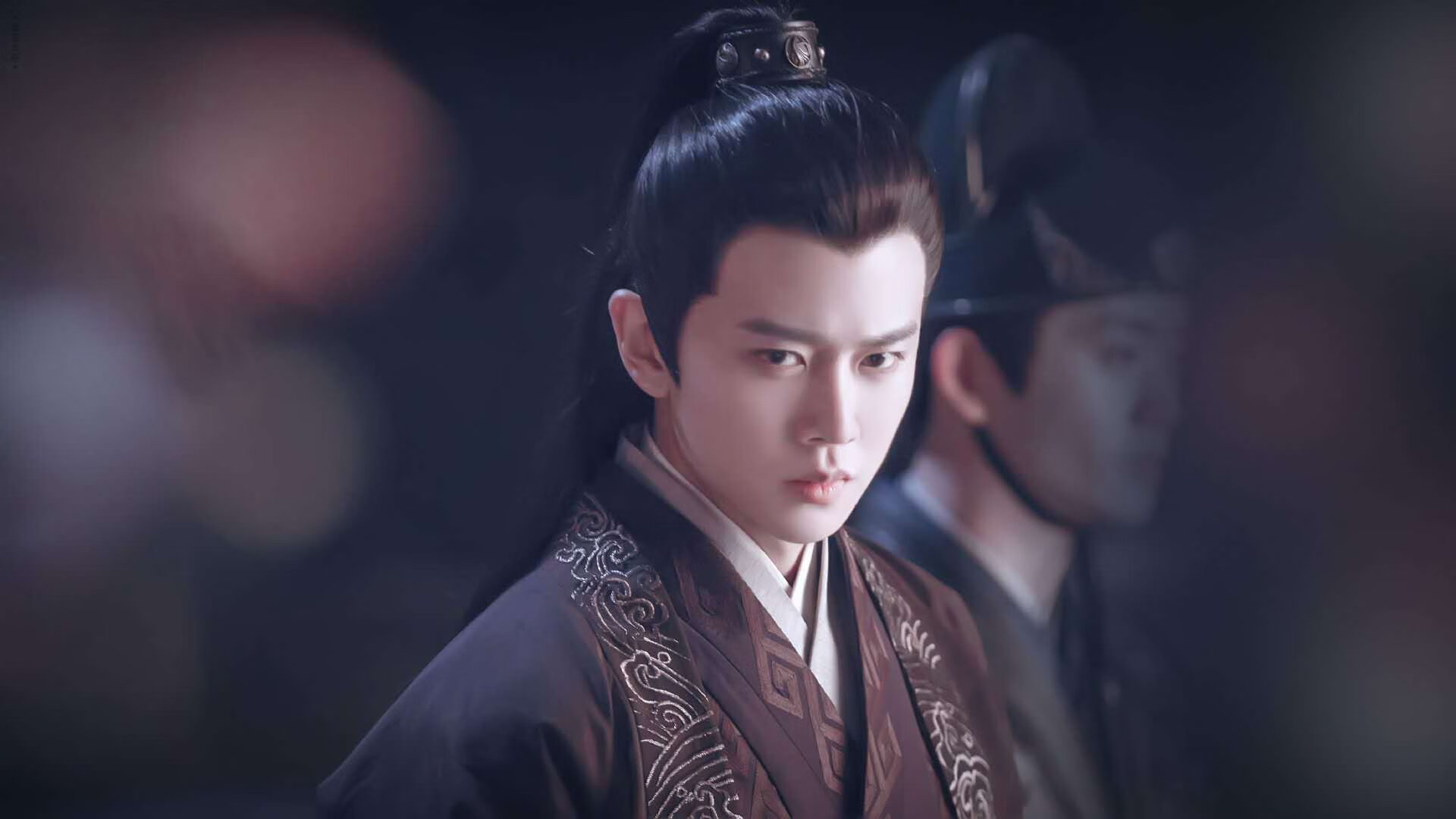 双线激战，F1揭幕战焦点对决与雷霆硬仗力克森林狼