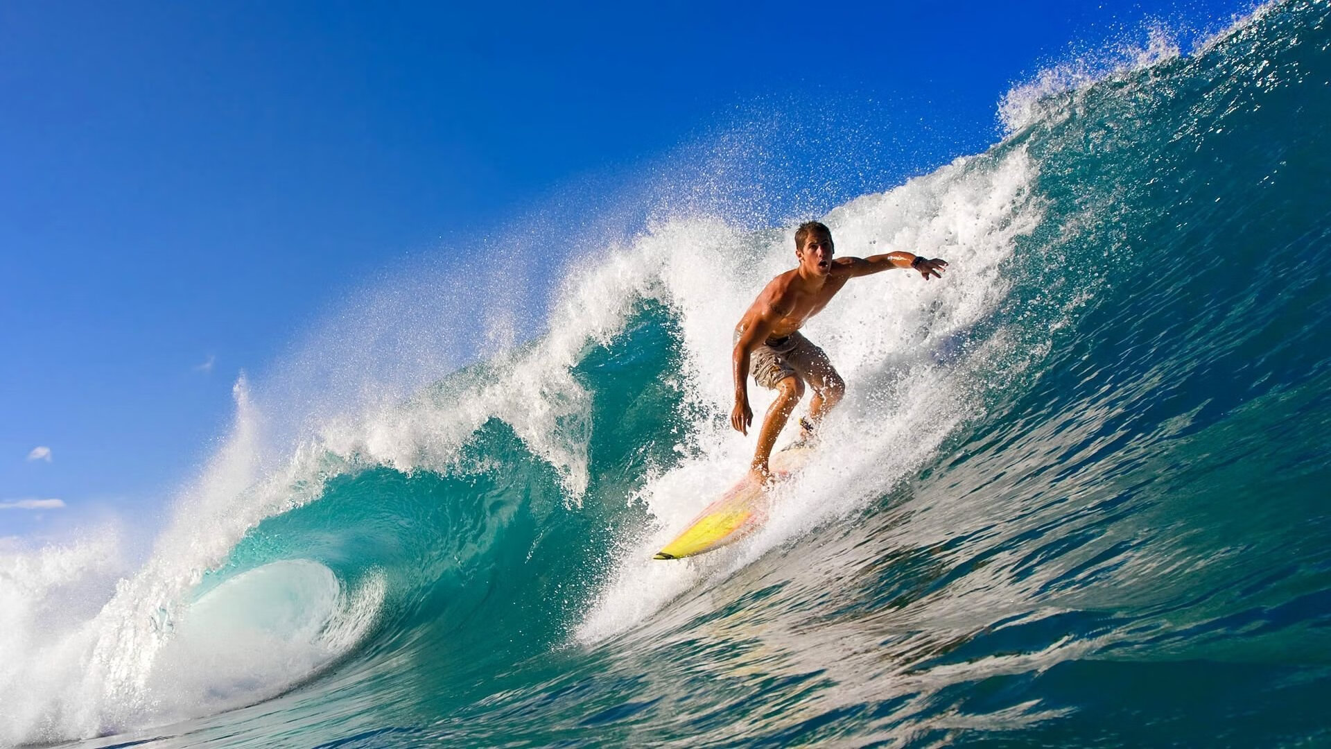 黑白直播在线观看-宇宙级逆转，当篮球飞越F1赛道