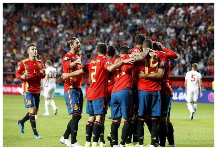 黑白直播nba在线观看-年度焦点之战之夜，奥亚尔萨瓦尔主宰比赛走向